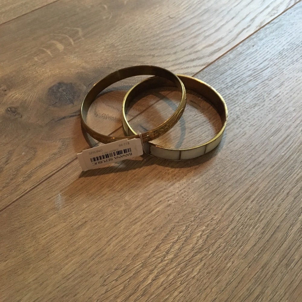 BANANA REPUBLIC (2) Stacking Bracelets O/S